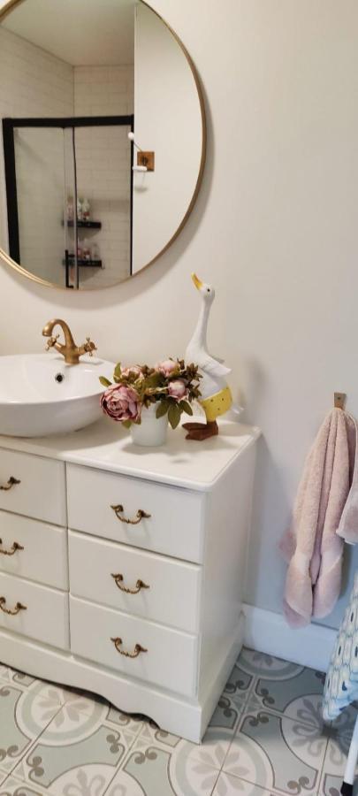 Butterfly Guesthouse - Entire Home Within 5Km Of Galway City Buitenkant foto