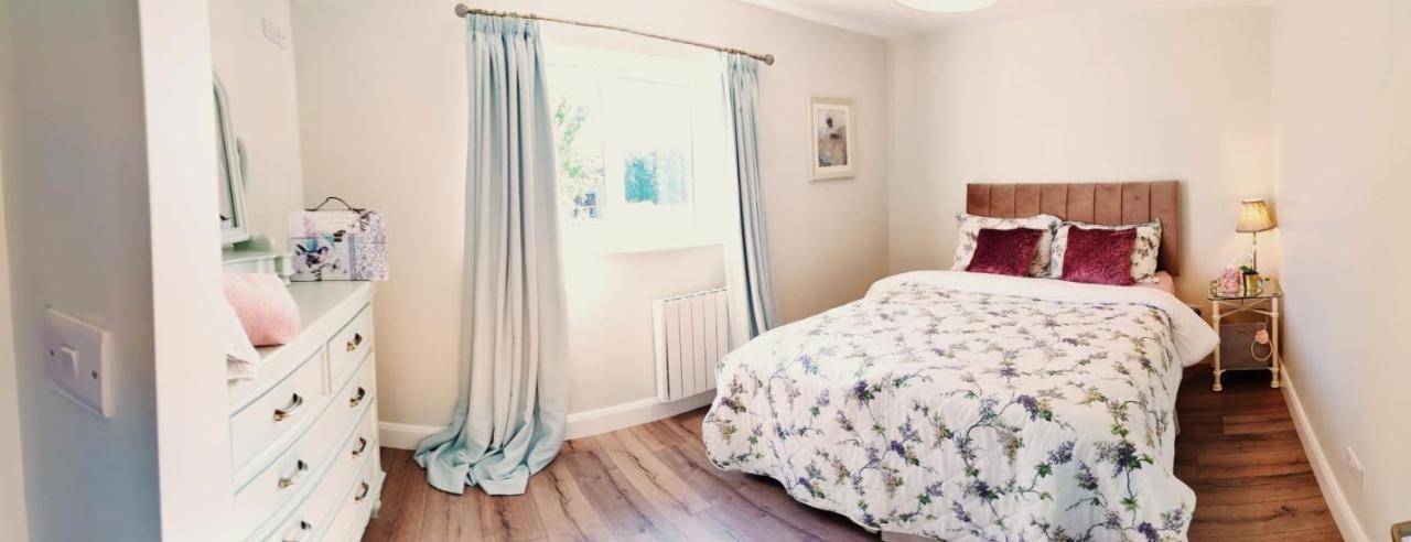 Butterfly Guesthouse - Entire Home Within 5Km Of Galway City Buitenkant foto